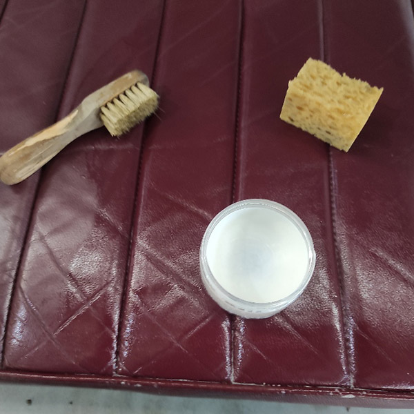 R&eacute;paration si&egrave;ge avion cuir Lille