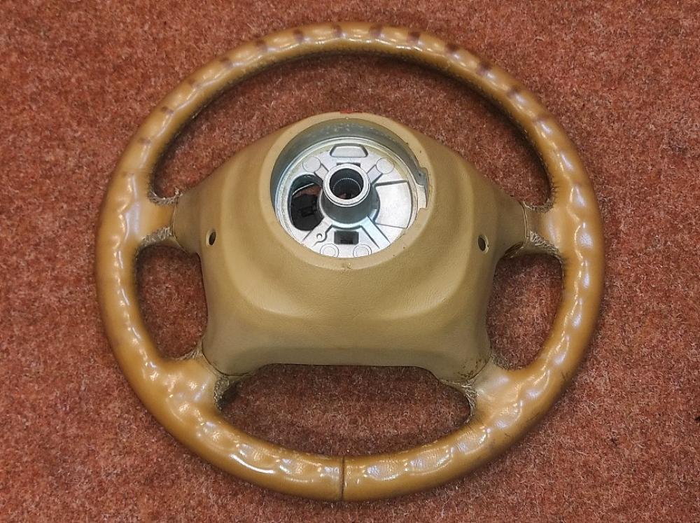 Recoloration volant en cuir Porsche 911 996 avant